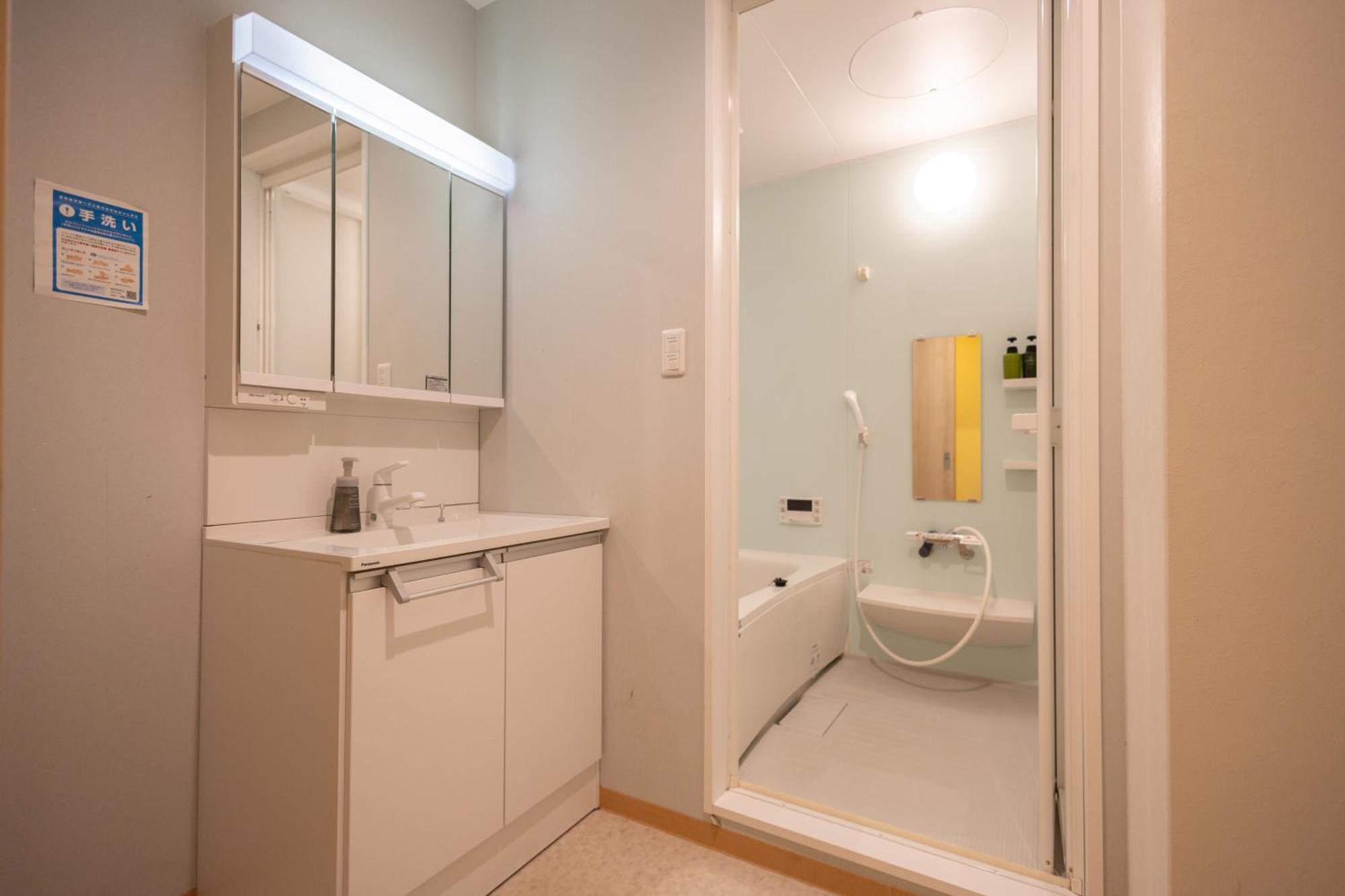 Nestay Terrace House Osaka Tsutenkaku Екстериор снимка